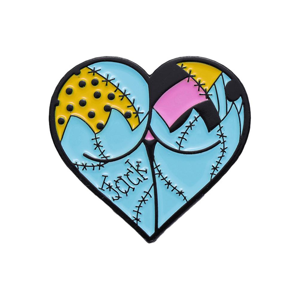 Personalized and creative Halloween brooch, spider, bat, pumpkin, metal badge, heart-shaped design, accessory, alloy badge