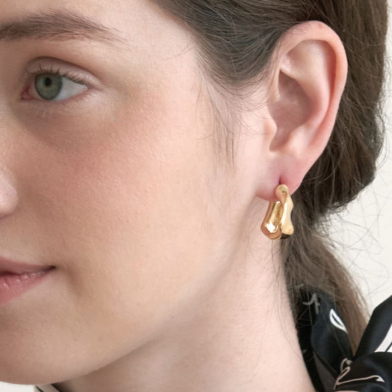 Halden Twist Line Dent Earrings (E056_gold)