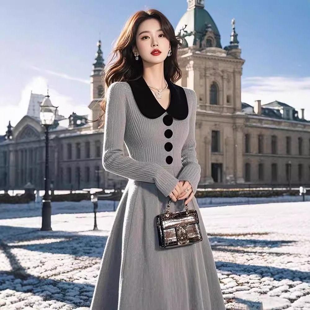 French Hepburn-Style Retro Knit Dress: Autumn/Winter 2025 Edition, Elegant High-End Design with Cinched Waist.