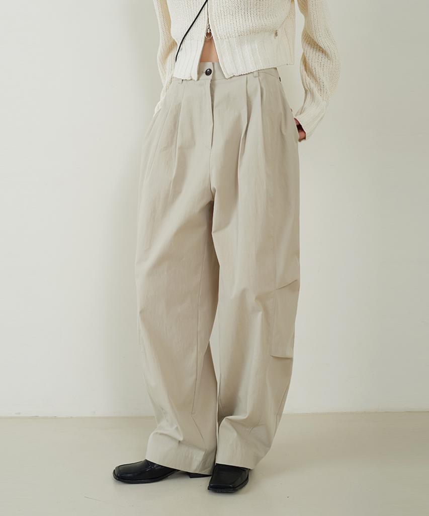 FROMWHERE Baloon Fit Two Tucked Pants Beige