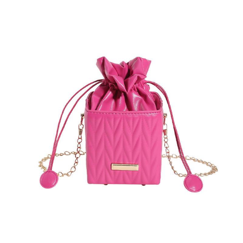 

New Autumn Women s Stylish Chain Bucket Bag With Pleats Solid Color Pu Material Street Fashion RoseRed