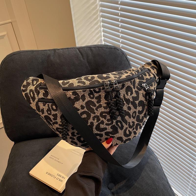 Breast bag women's super fire versatile denim messenger bag boys street trendy fanny pack sports cycling casual shoulder bag