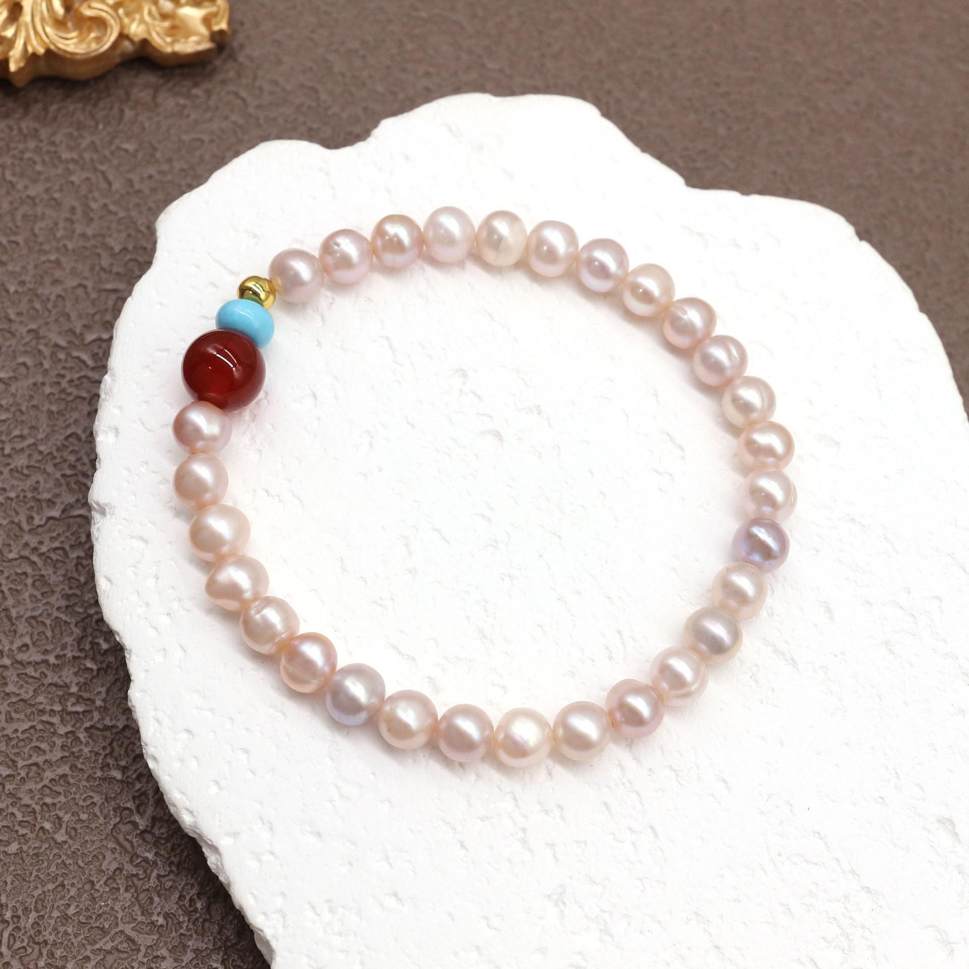 Handcrafted Retro Palace-Style Pearl Beaded Bracelet: Luxurious Women s Jewelry Accessory