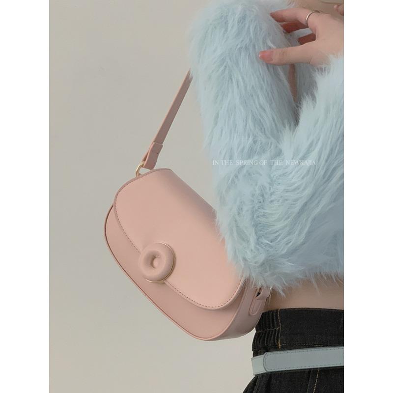 Niche Design Underarm Bag for Women In Summer New Flip Saddle Bag Fashionable Temperament Shoulder Bag Trendy