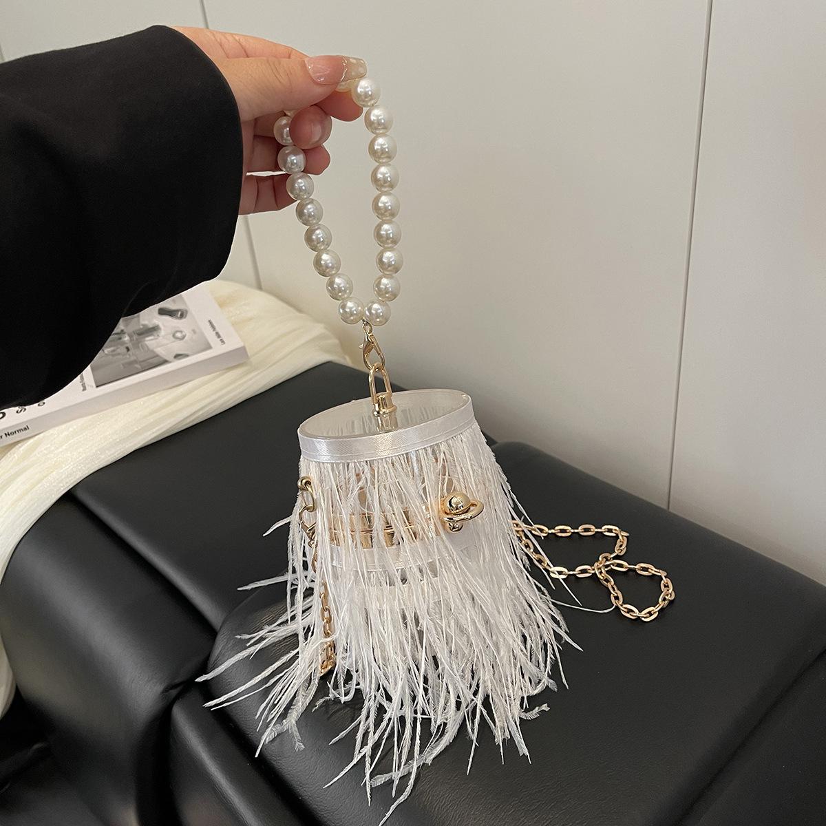 

Clear Acrylic Box Bags for Women Pearls Feather Shoulder Bag Mini Chains Evening Bag Handbags Barrel-shaped Party Wedding Clutch