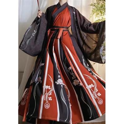 Hanfu-Paaranzug im Stil der chinesischen Wei- und Jin-Dynastie mit Kreuzkragen