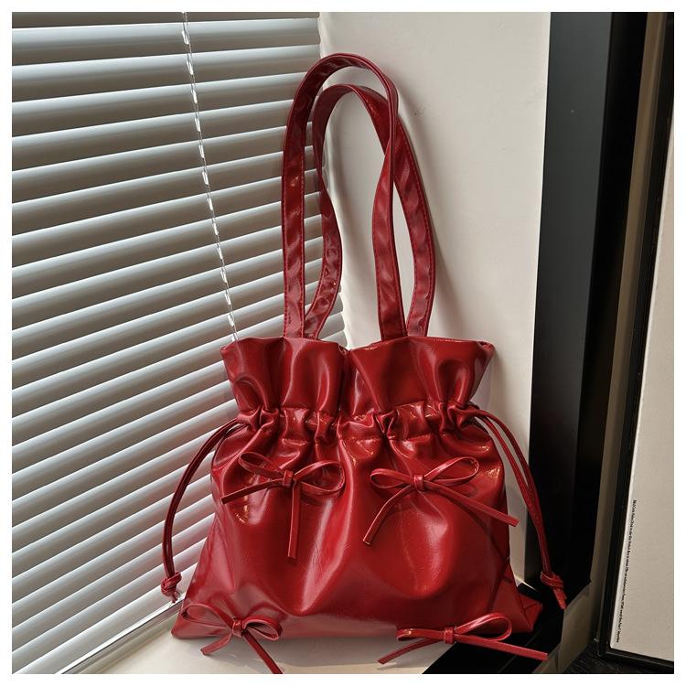 

Модная повседневная сумка-ведро для женщин Ins Летняя корейская версия Ins Простая сумка через плечо Niche Повседневная плиссированная сумка