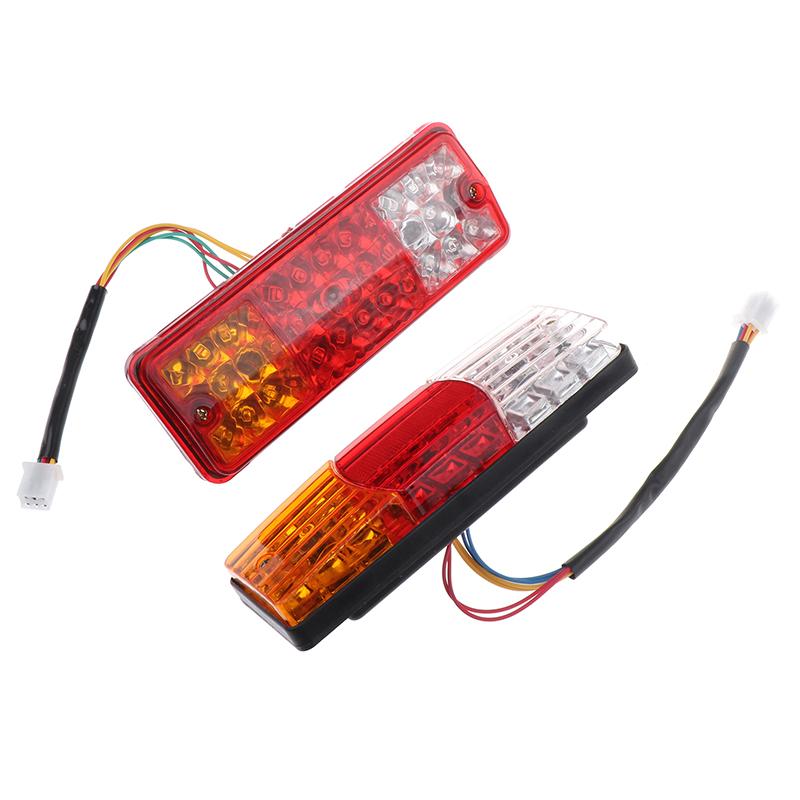 Universalauto mit Blinker, Rückfahrwarnleuchte, Rücklicht, Stoppsignallampen, 200 x 70 mm, 3-farbige LED-Heckspoilerleuchte