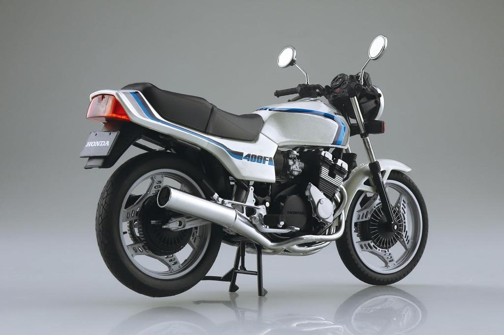 Aoshima Bunka Kyozai Scale Finished Motorcycle Honda CBX400F Pearl Shell White Co., Ltd. (AOSHIMA) 1/12 (CBX550F Ver.)