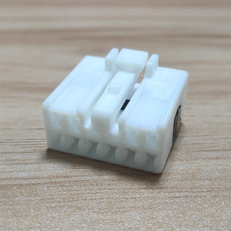 10PIN Plug for Lexus Mark Levinson Amplifier (Model: 20260401)