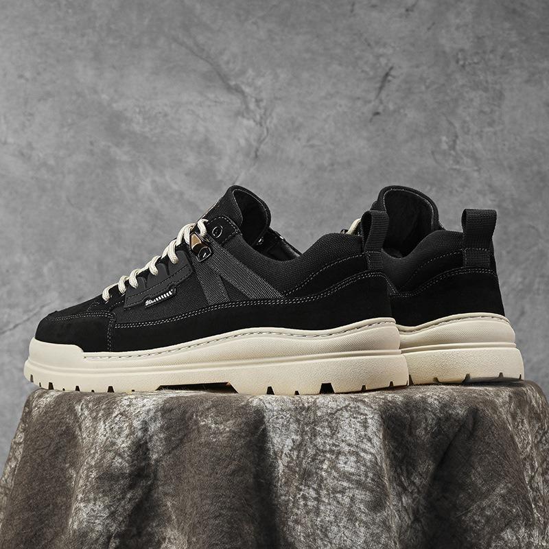 Módní trend, nové boty pro mládež, tenisky, prodyšné, deodorant, odolné proti opotřebení, tlumení nárazů, zvýšená protiskluznost