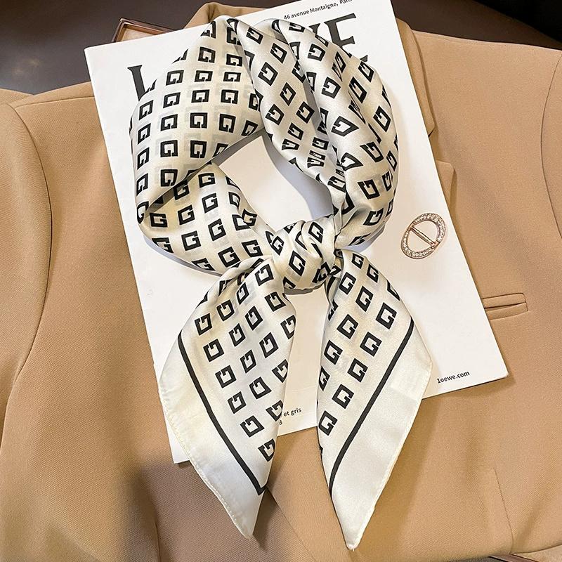 Luxury New Style Square Headscarf Women Sunscreen Beach Kerchief Popular The Four Seasons Scarves  Design 70X70CM Silk Hijab