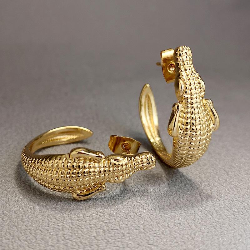 He Cheng Retro Crocodile Alloy Earrings - Unisex Creative Jewelry