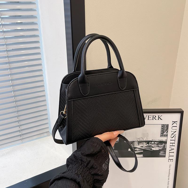 

Корейская версия нишевой ретро-сумки-ракушки для женщин, весна 2025, новая высококачественная универсальная модная сумка-мессенджер через плечо чёрный