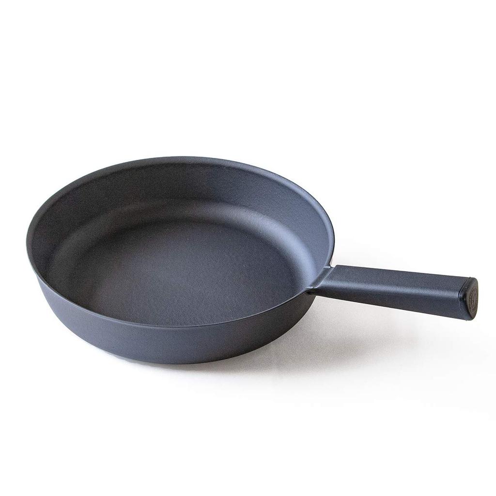 Flying Saucer Original Cast Iron Frying Pan, 26cm, Easy to Stir-fry and Simmer, Made in Japan, IH Compatible