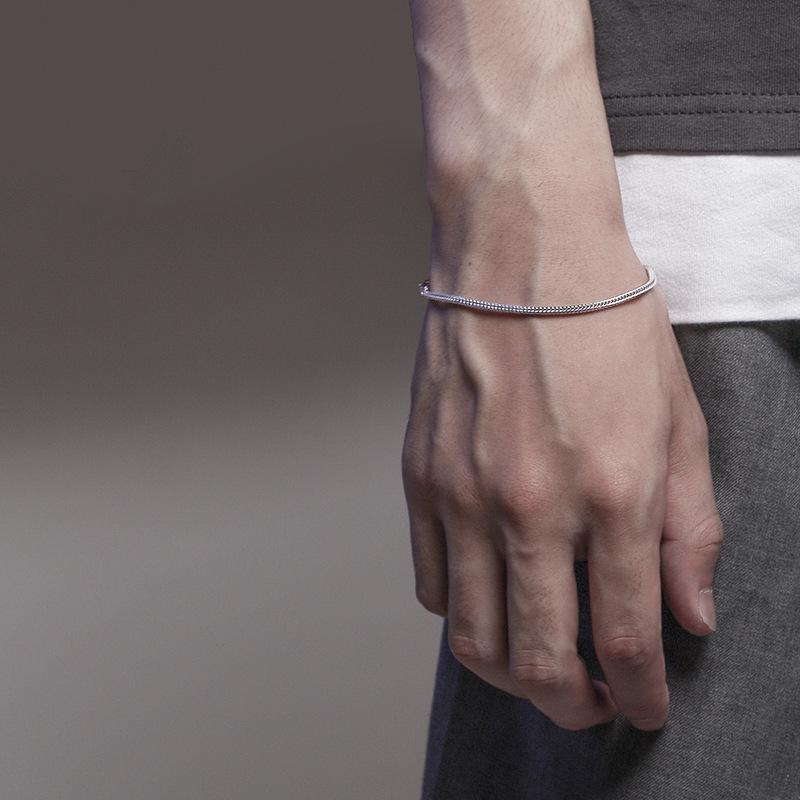 

Wanrunda Korean Style Cool Men s Woven Bracelet - Simple, Versatile, and Trendy.