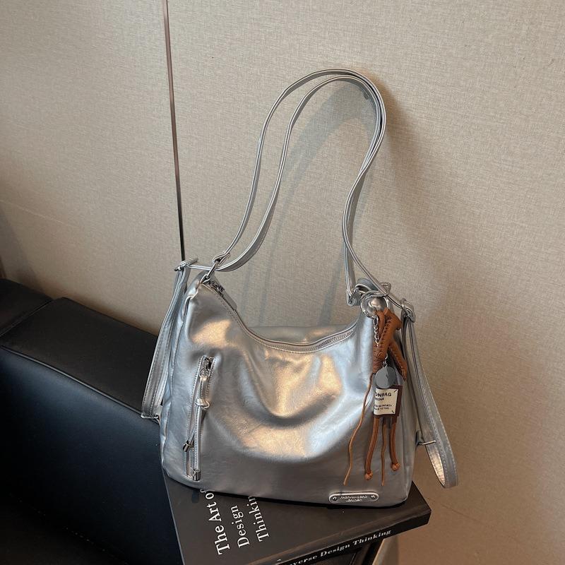 Commuter tote bag women's large-capacity new autumn and winter retro shoulder messenger bag fashionable backpack