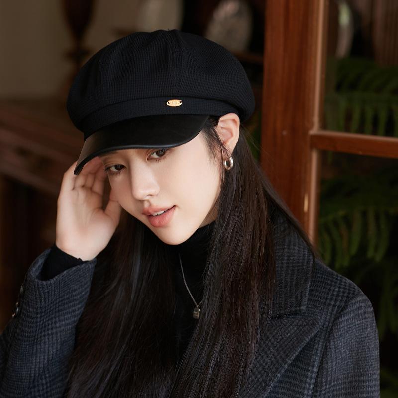 

Autumn and Winter Hat for Women High End Small Gold Label Leather Hat Brim Octagonal Hat Literary Temperament Retro Newspaper Hat One Size