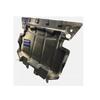 Die 2135246500 passt unter die Spritzwandverkleidung des Mercedes-Benz E53 Motors.