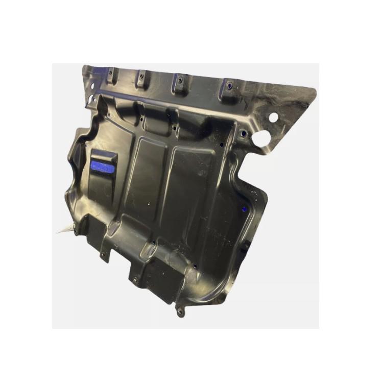 Die 2135246500 passt unter die Spritzwandverkleidung des Mercedes-Benz E53 Motors.
