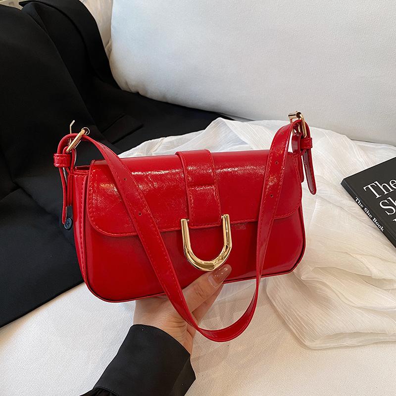 

2025 summer foreign style bag women s retro burgundy horseshoe buckle fashion portable underarm bag single shoulder messenger bag червоний