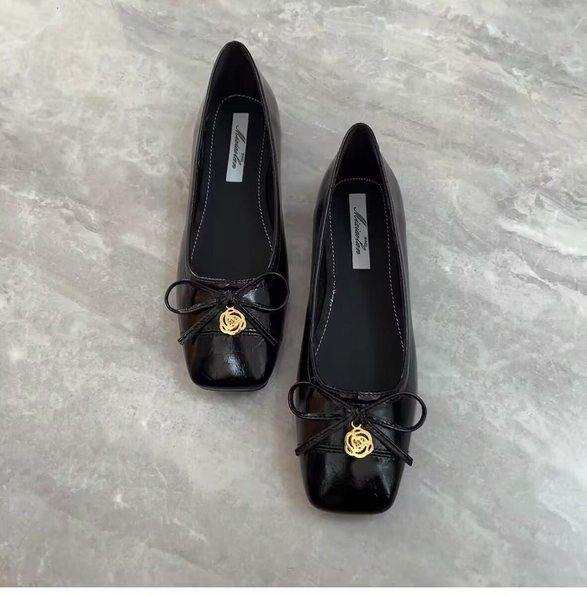 

Soft-soled versatile women s autumn shoes spring and autumn French shallow mouth flat shoes scoop small fragrant single shoes shoes 2025 four seas 40 чорний