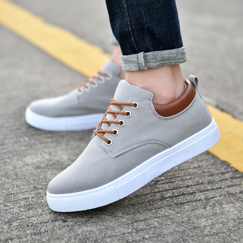 2025 New Canvas Sneakers: Trendy Korean-Style Men's Casual Shoes in Extra-Large Sizes