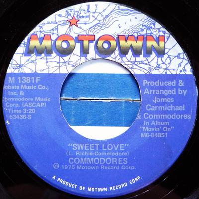 7-Zoll Schallplatte COMMODORES - Sweet Love / Better Never Than Fore M1381F Motown 1975 US Soul/Funk Gebraucht