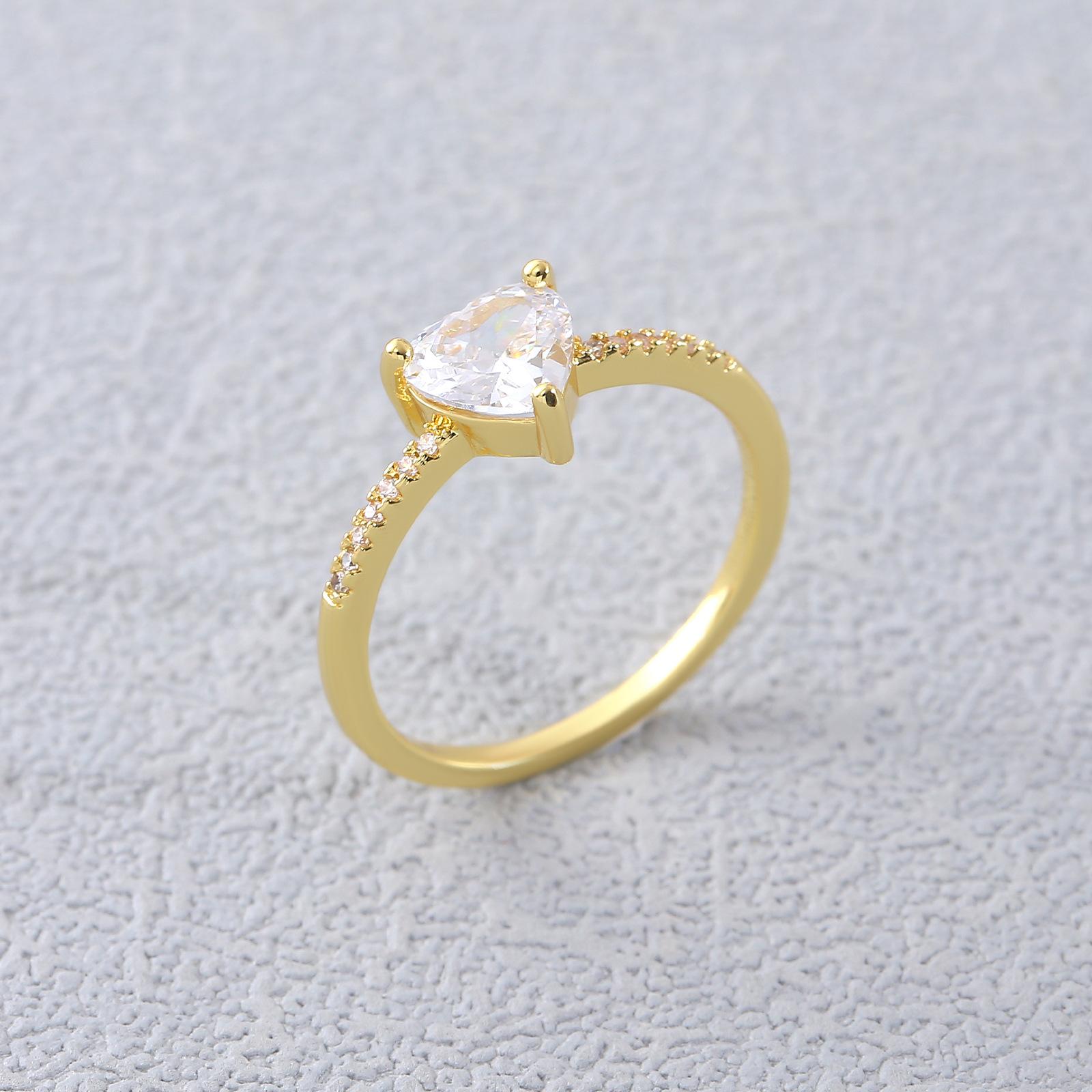 

Smooth-edged Heart-shaped Diamond Ring with Micro-set Zirconia, Open Design, Fashionable and Versatile. RC05-10