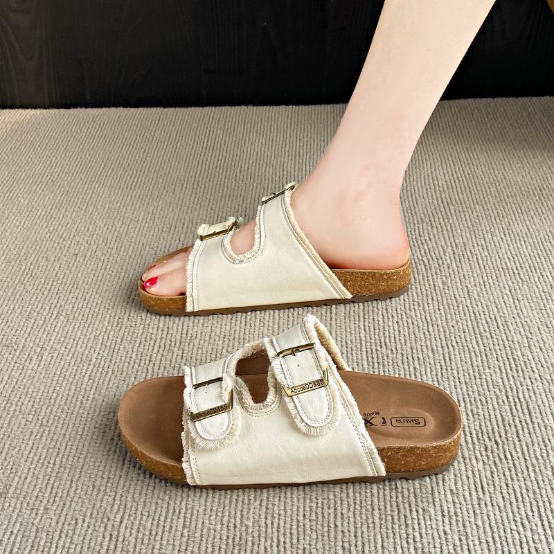 

Thick-soled slippers women s summer wear 2025 new niche versatile belt buckle with skirt beach cool slippers 40 бежевый