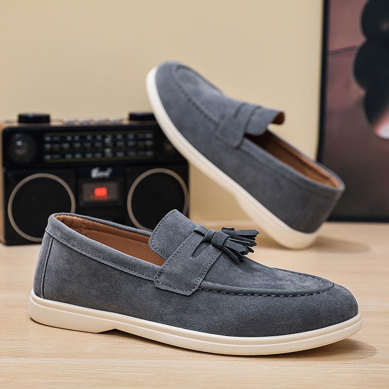 

Autumn new one-pedal fringed men s board shoes casual sports flat-bottomed breathable trendy shoes 45 светло-серый