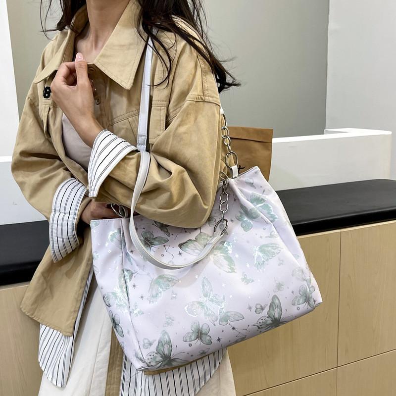 Trendy Pu Leather Shoulder Bag For Women With Unique Print And Zipper Closure