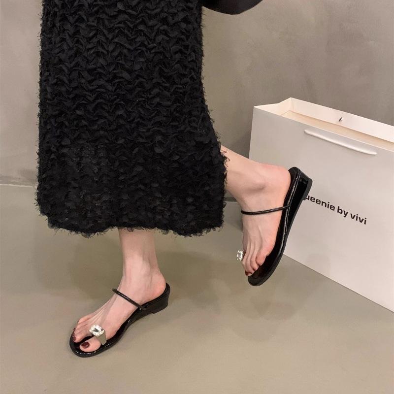 Slope Heel Rhinestone Pigeon Egg Cover Toe French Cool Slippers Women's 2025 Summer Shoes Outer Wear Temperament with Skirt Sandals
