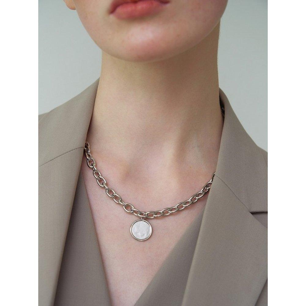 Medal & Bold Chain Necklace