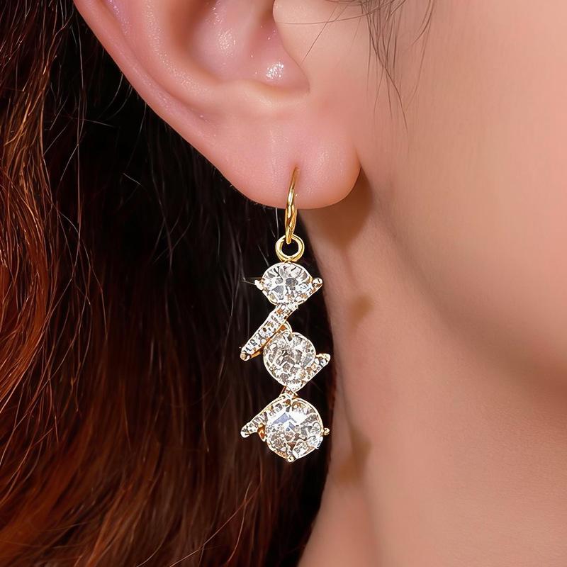 European & American Luxury Rhinestone Geometric Ear Cuffs - Elegant, Versatile Earrings for Women