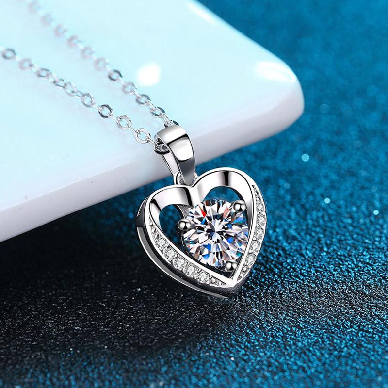Certified GRA Moissanite Heart Necklace 1.0ct Women Gemstone S925 Silver Pendant Wedding Valentine's Day Gift