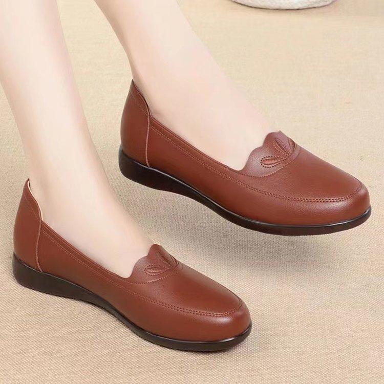 

Туфли для пожилой мамы 2025 осень новые дышащие нескользящие кожаные туфли мягкая подошва мягкая кожа одинарные туфли для женщин среднего и пожилого возраста 41 светло-коричневого