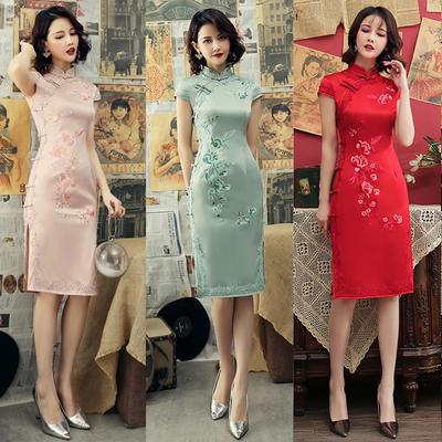 High-quality Silk Embroidered Flower-embellished Mid-length Cheongsam Fashionable Improved Chinese Style Old Shanghai Dress