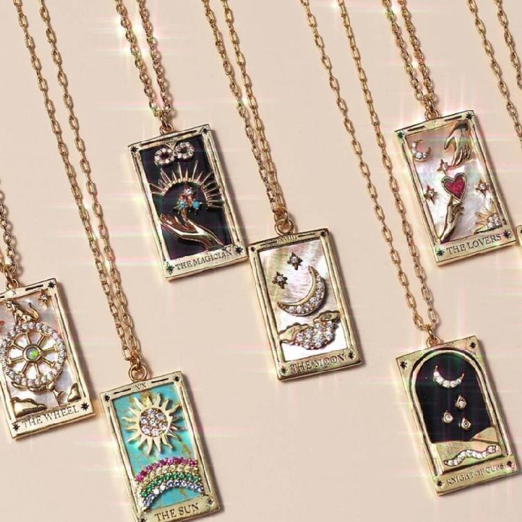 Stylish Tarot Pendant Necklace Tarot Card Enthusiast Present Fashion Tarot Jewelry Party and Festival Necklace for Daily