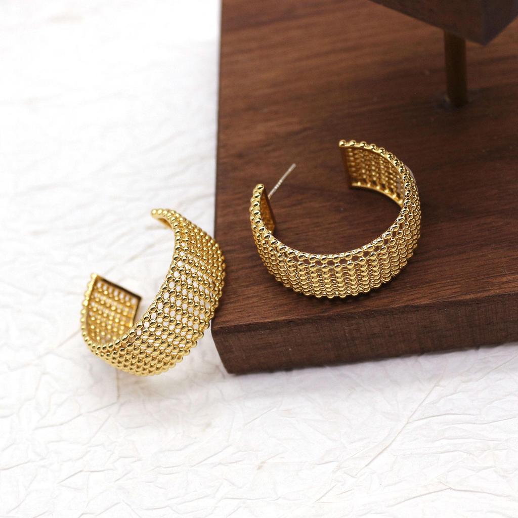 Elegant Hollow Mesh Stud Earrings: High-End Luxury & Unique Design for Women