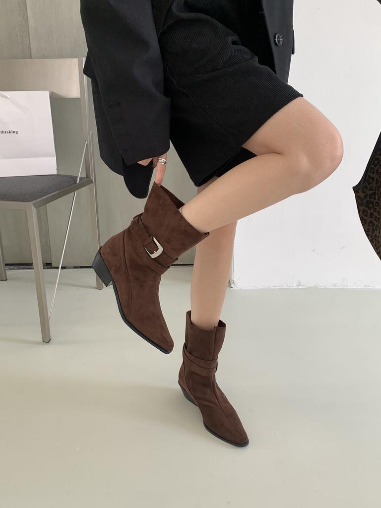Herbst und Winter neue Retro plissierte quadratische Zehenpartie Mode Stiefel Damen Ärmel vielseitige Gürtelschnalle dicker Absatz weites Bein Cowboy Kurzstiefel Damen