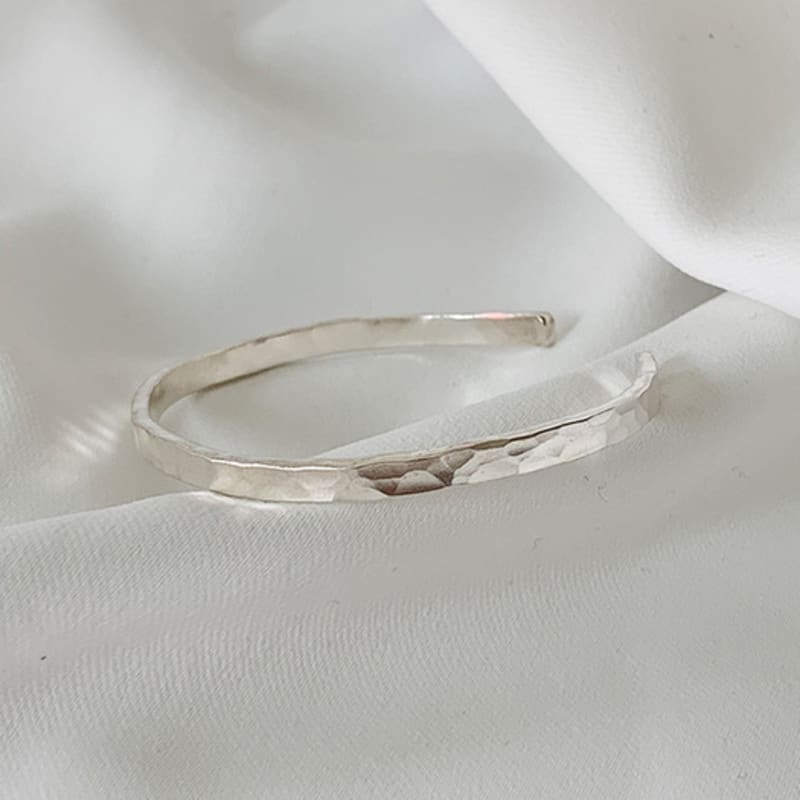 EGOVERO Fragment Bangle (2 Colors)