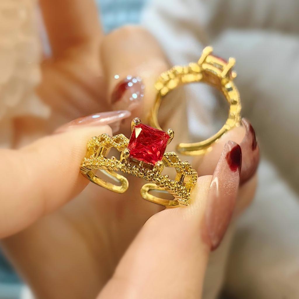 Vintage Princess Style Imitation Emerald Square Red Corundum Ring Women'S Light Luxury Lace Spinel Blue Diamond Ring
