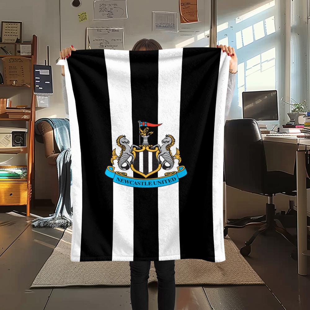 1Pc Newcastle United Print Flannel Blanket High Quality Warm Comfortable Cover for All Seasons Perfect for Gifts Home Decor 80cm x 120cm