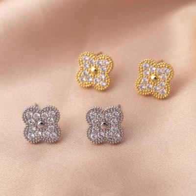 Silberne Nadel Klee Zirkonia Ohrstecker für Damen - Leichtes, vielseitiges Design für den täglichen Gebrauch, perfekt für Studentinnen & Knorpelpiercings