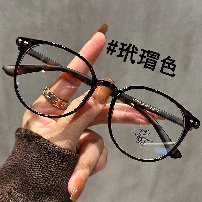 The new TR plain black frame glasses for women with myopia can be matched with early eight artifacts, square round face, suitable for eye frames