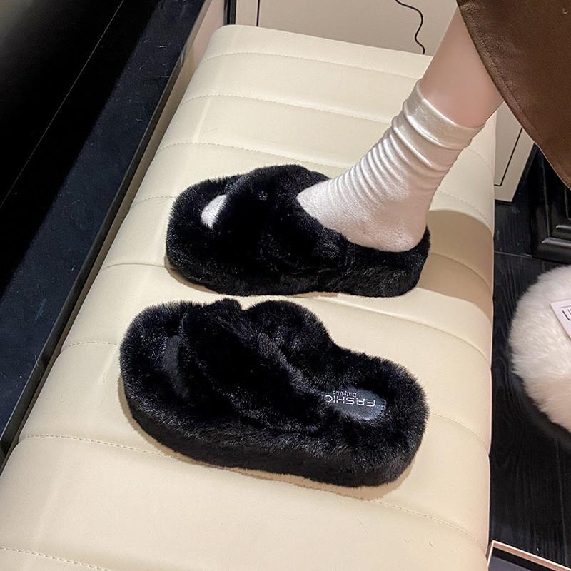 Stylish Thick Sole Plush Slippers For Women Summer Fashionable Casual Slide Sandals Comfortable And Non-slip Design