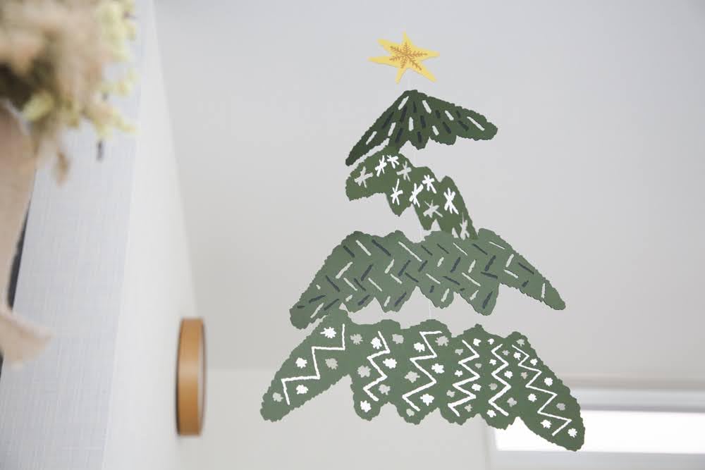 Christmas Mobile - Christmas - Inspired by a Christmas Tree. W36cm X H57cm. A Mobile Brand Born In Japan.