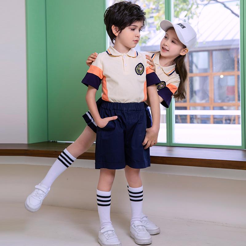 Dziecięcy letni szkolny zestaw sportowy – styl absolwenta szkoły podstawowej i przedszkola