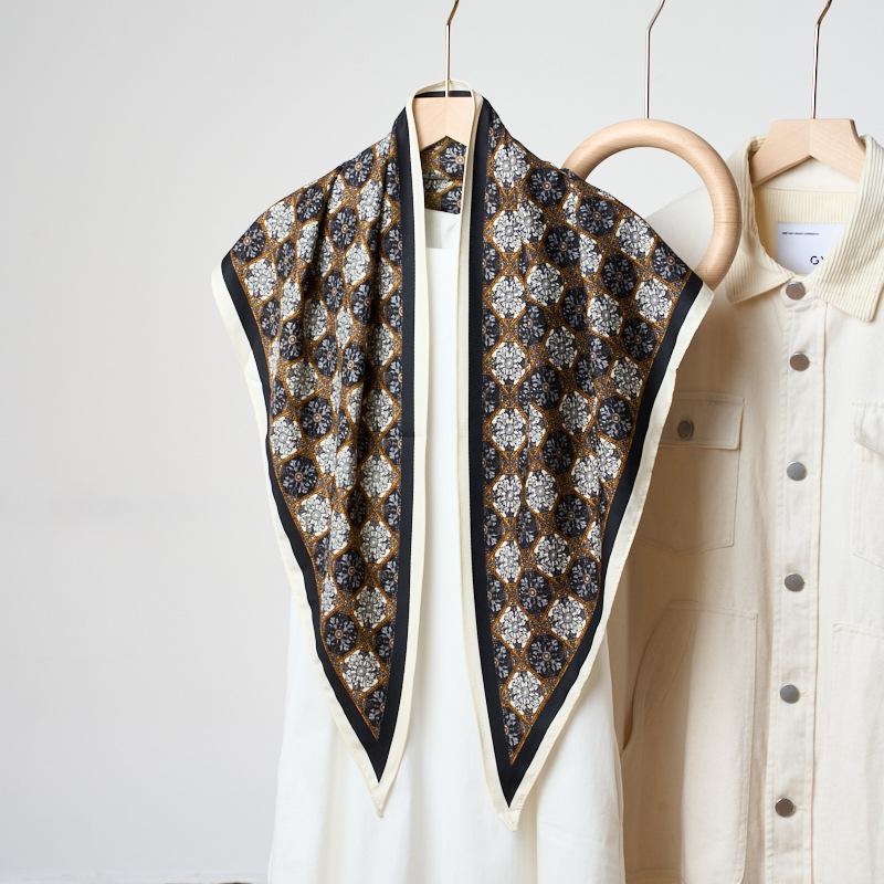 Summer Atmosphere Wearing Headscarf Twill Silk Simulation Silk Cool Diagonal Scarf Cashew Print Women's Triangle Silk Scarf